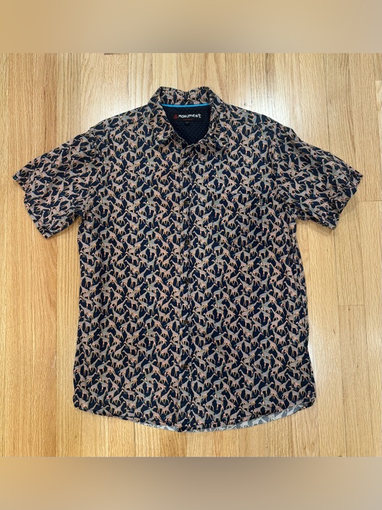 Monument Other - 🦒 Men’s Giraffe Print Navy & Pink Button Down Short Sleeve Shirt — Sz M